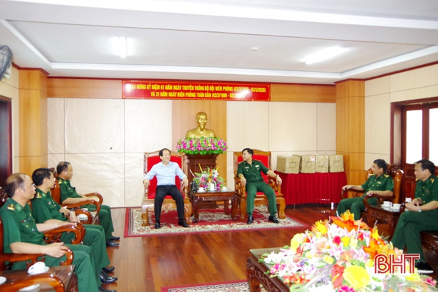 Con trai Đại tướng Võ Nguyên Giáp hỗ trợ đèn năng lượng mặt trời cho chốt chống dịch BĐBP Hà Tĩnh