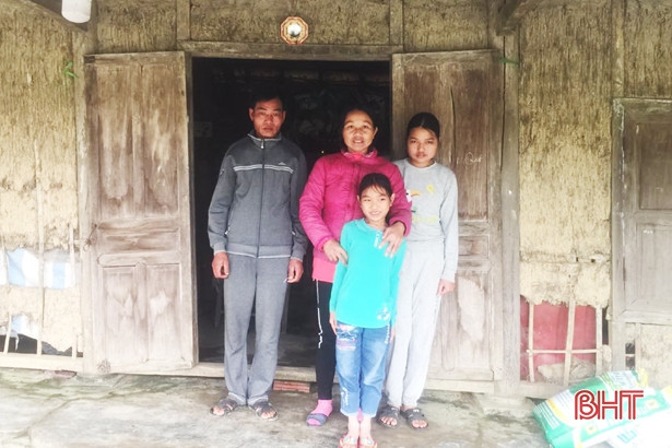 Chi đoàn Sở Tài chính Hà Tĩnh hỗ trợ 50 triệu đồng xây nhà cho hộ nghèo