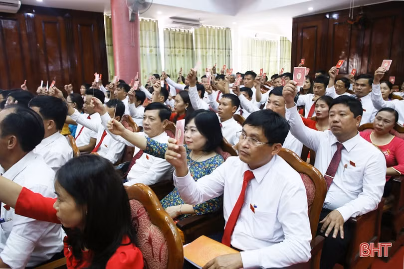 Ra mắt 39 Ủy viên Ban Chấp hành Đảng bộ huyện Thạch Hà nhiệm kỳ 2020 - 2025