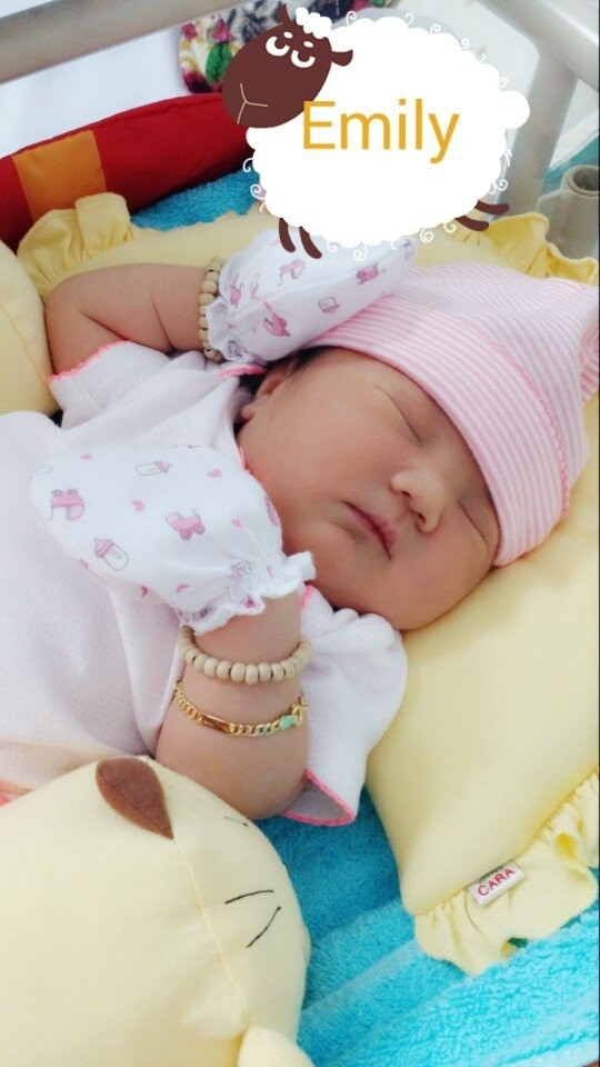 Muôn kiểu biểu cảm khi bé ngủ