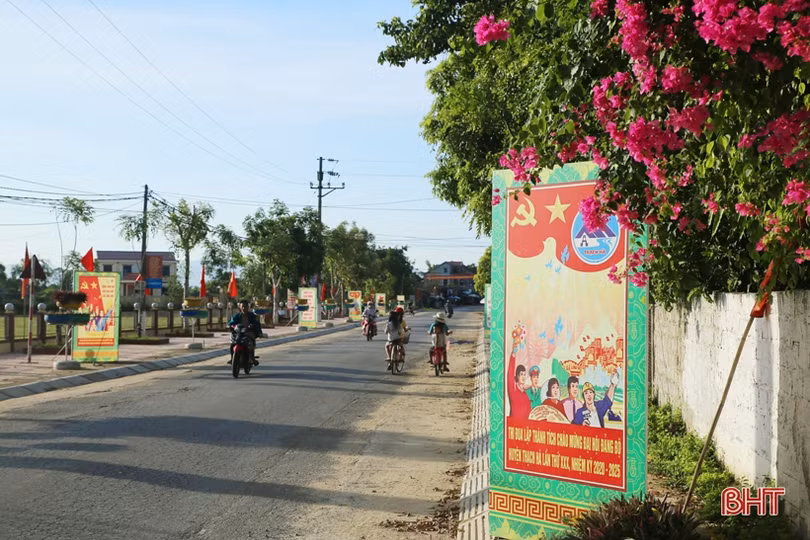 Rực rỡ cờ hoa, rộn ràng khí thế thi đua trước ngày đại hội điểm cấp huyện ở Hà Tĩnh