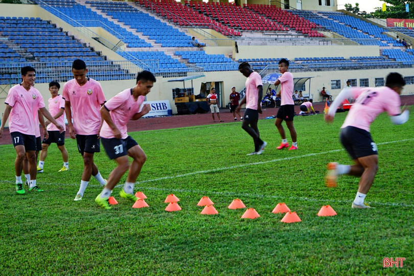 Hồng Lĩnh Hà Tĩnh làm quen sân Tam Kỳ, chuẩn bị gặp Quảng Nam ở Cúp Quốc gia