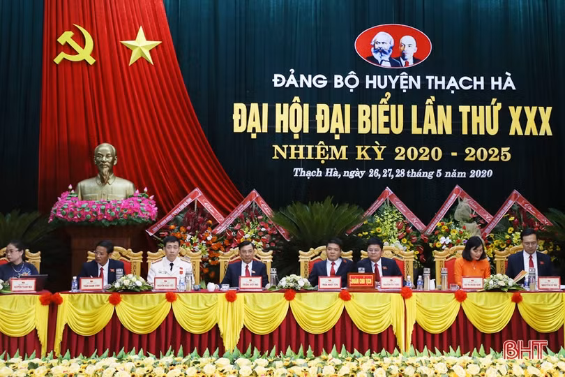 Ra mắt 39 Ủy viên Ban Chấp hành Đảng bộ huyện Thạch Hà nhiệm kỳ 2020 - 2025