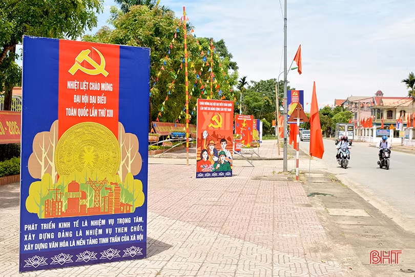 Rực rỡ cờ hoa, rộn ràng khí thế thi đua trước ngày đại hội điểm cấp huyện ở Hà Tĩnh