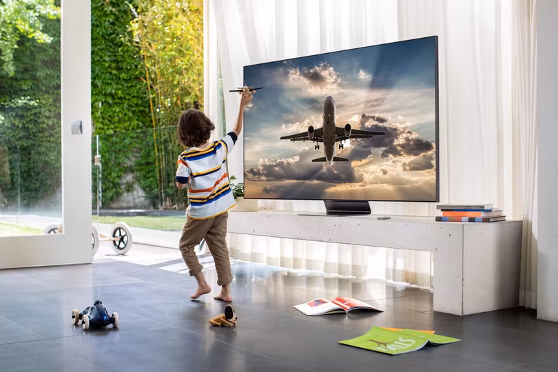 TV QLED 8K 2020 cho hình ảnh sắc nét trong nhiều điều kiện ánh sáng. TV QLED 8K 2020 thay đổi trải nghiệm điện ảnh như thế nào?