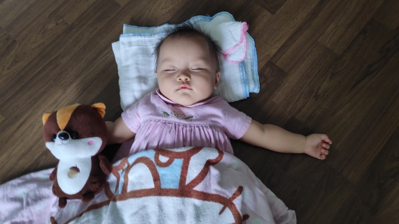 Muôn kiểu biểu cảm khi bé ngủ