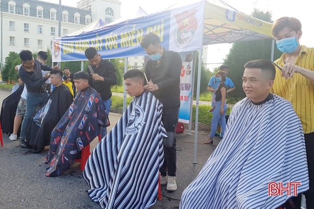 “Gian hàng 0 đồng” hỗ trợ thanh niên công nhân khó khăn tại Formosa Hà Tĩnh