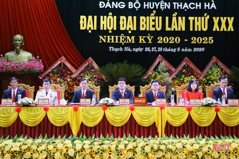 Khai mạc trọng thể đại hội đảng bộ cấp huyện đầu tiên ở Hà Tĩnh
