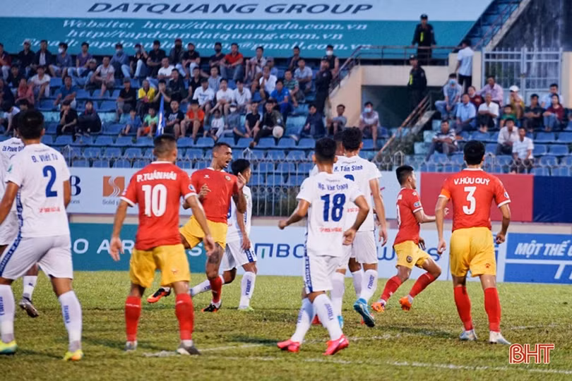 Hồng Lĩnh Hà Tĩnh loại Quảng Nam để vào tứ kết Cúp quốc gia