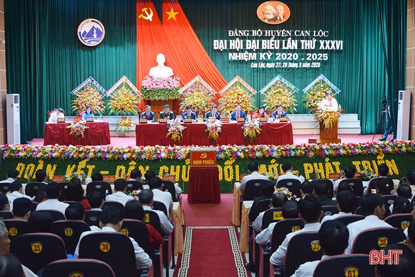 Ông Nguyễn Như Dũng tái cử chức vụ Bí thư Huyện ủy Can Lộc nhiệm kỳ 2020-2025