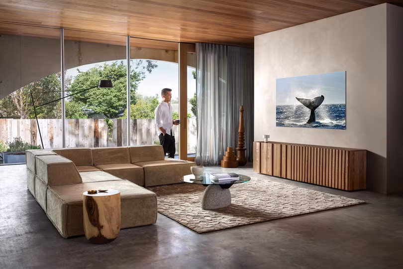 QLED 8K 2020 mang hơi thở cuộc sống đến gần người xem với âm thanh như thật. TV QLED 8K 2020 thay đổi trải nghiệm điện ảnh như thế nào?