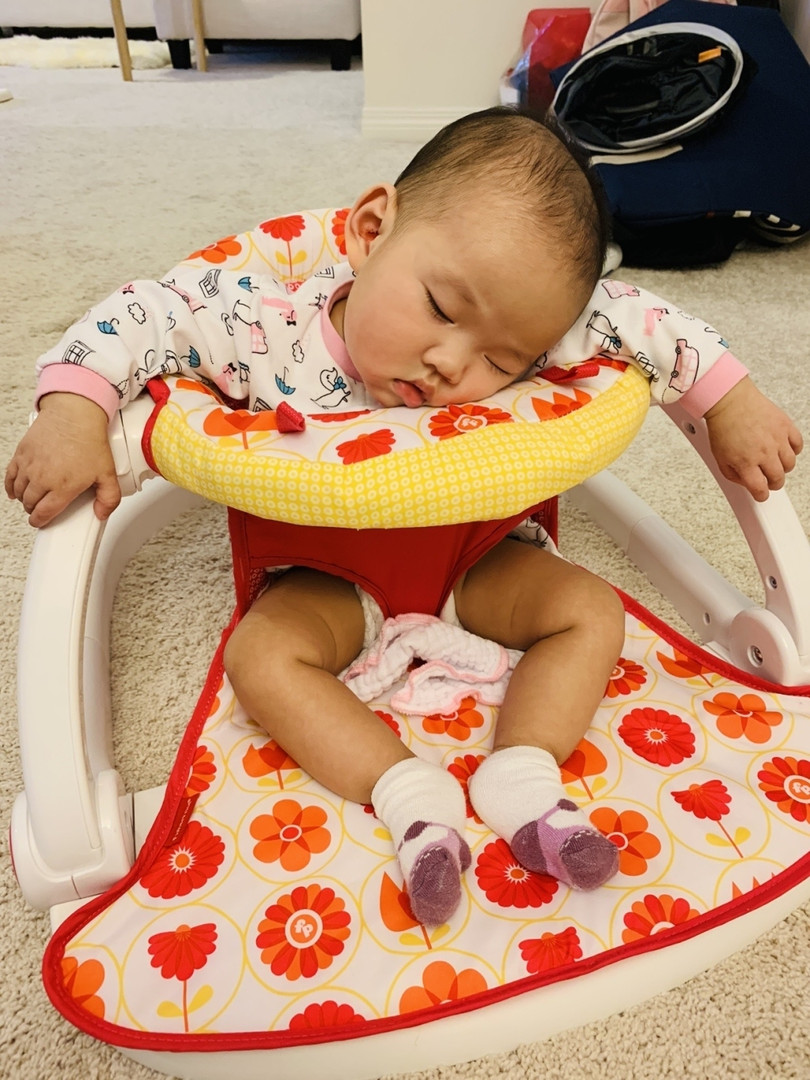 Muôn kiểu biểu cảm khi bé ngủ