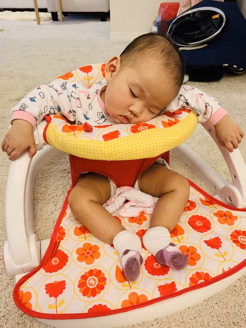 Muôn kiểu biểu cảm khi bé ngủ