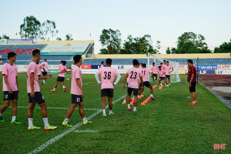 Hồng Lĩnh Hà Tĩnh làm quen sân Tam Kỳ, chuẩn bị gặp Quảng Nam ở Cúp Quốc gia