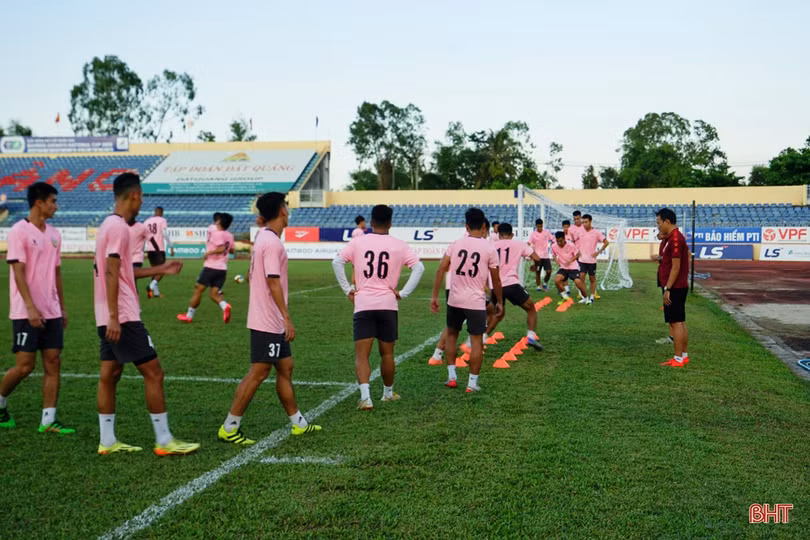 Hồng Lĩnh Hà Tĩnh làm quen sân Tam Kỳ, chuẩn bị gặp Quảng Nam ở Cúp Quốc gia