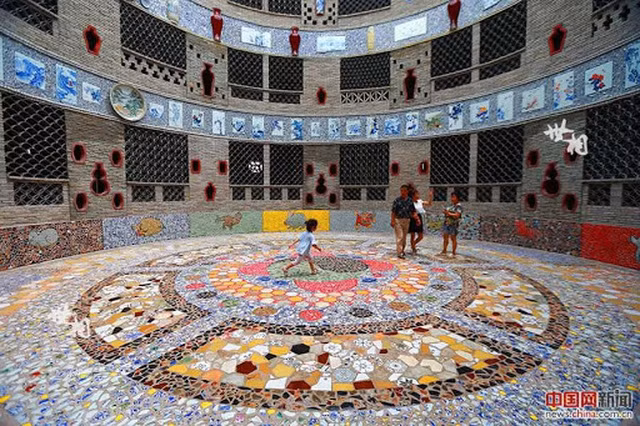 Cung điện bằng gốm giá hàng chục tỷ của cụ bà gần 90 tuổi