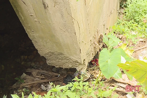 2 cây cầu trên huyện lộ 81 ở Vũ Quang “rệu rã”, người qua đường bất an