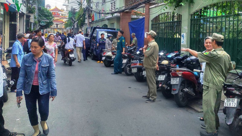 vụ cây đổ đè học sinh tại tphcm đang điều tra nguyên nhân vụ việc hình 2 Vụ cây đổ đè học sinh tại TP HCM: đang điều tra nguyên nhân vụ việc