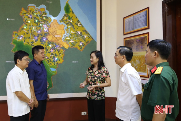 Phó Chủ tịch Thường trực HĐND tỉnh kiểm tra chuẩn bị đại hội điểm huyện Thạch Hà