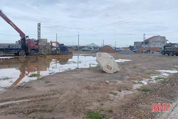 Bàn giao đất tái định cư cho 41 hộ dân xung quanh Nhà máy rác Phú Hà