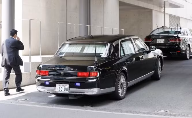 Thủ tướng Nhật Bản đến bệnh viện giữa tin đồn sức khỏe gặp vấn đề