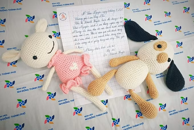 Trúc Nhi, Diệu Nhi bắt đầu ăn cháo