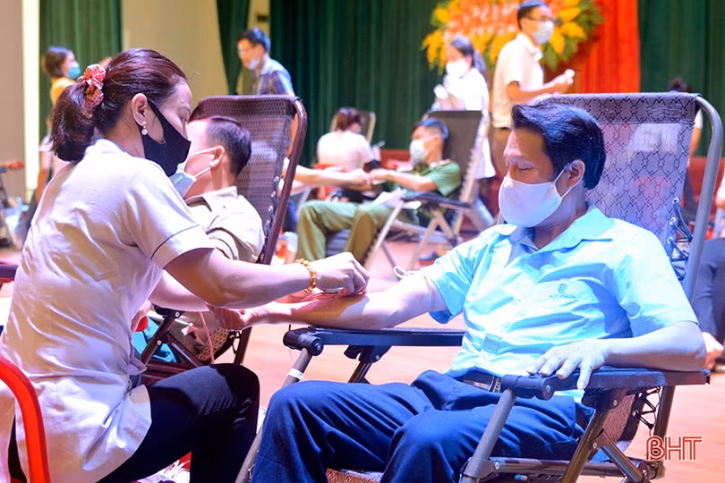 Thu về 320 đơn vị máu tại Ngày hội Hiến máu tình nguyện TX Hồng Lĩnh