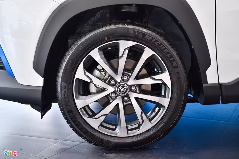 Chi tiết Toyota Corolla Cross 1.8HV - xe hybrid giá dưới 1 tỷ đồng