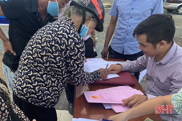 Bàn giao đất tái định cư cho 41 hộ dân xung quanh Nhà máy rác Phú Hà