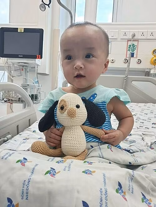 Trúc Nhi, Diệu Nhi bắt đầu ăn cháo