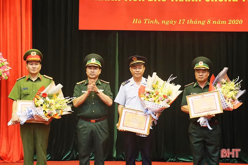 Hà Tĩnh trao thưởng cho các lực lượng phá chuyên án ma túy lớn