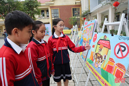 Giao lưu giáo dục kỹ năng tham gia giao thông an toàn cấp tiểu học 