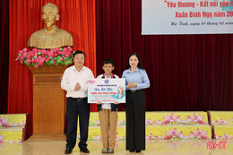 Có thêm nhiều trẻ mồ côi được nhận đỡ đầu