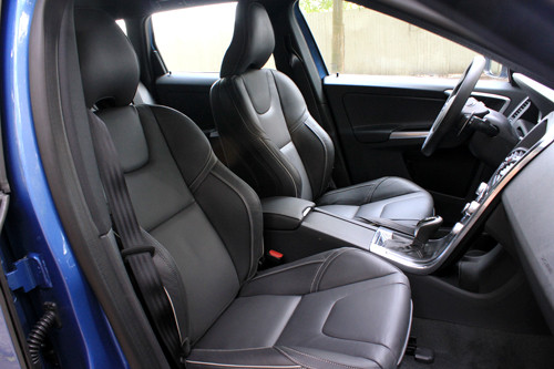 Ghế ôm thể thao. volvo xc60 cam xuc khac la cho khach viet