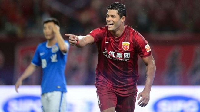 2. Hulk: Ngôi sao từng tỏa sáng trong màu áo Porto, Zenit nghe theo tiếng gọi của đồng tiền để chuyển sang khoác áo Shanghai SIPG trong kỳ chuyển nhượng hè 2016 với giá kỷ lục 56 triệu USD. 20 ten tuoi cua bong da the gioi bi trung quoc danh cap