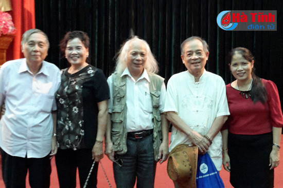 bai hoc tu thien tai nguyen du van con do