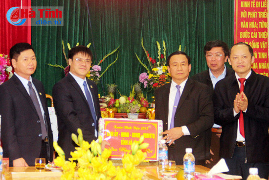 phan cong hop ly de cong nhan moi truong duoc don tet cung gia dinh