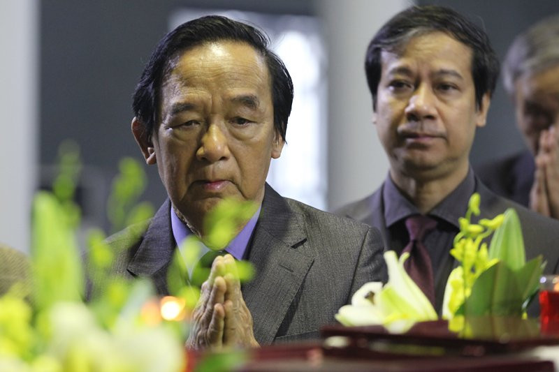 Sáng 30 Tết, rơi nước mắt tiễn đưa GS Đinh Xuân Lâm ảnh 9 sang 30 tet roi nuoc mat tien dua gs dinh xuan lam