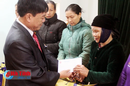 ha tinh 118 176 doi tuong nhan qua tet dinh dau