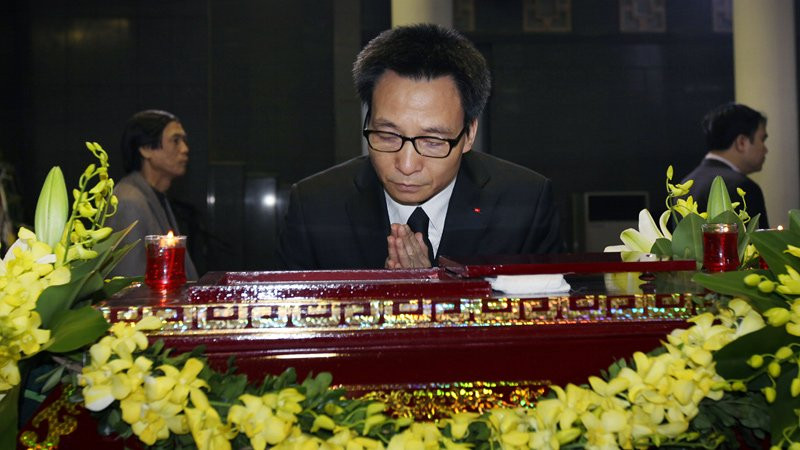 Sáng 30 Tết, rơi nước mắt tiễn đưa GS Đinh Xuân Lâm ảnh 4 sang 30 tet roi nuoc mat tien dua gs dinh xuan lam