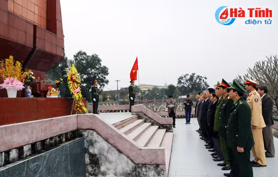 lanh dao tinh dang huong tai cac khu di tich lich su nghia trang liet sy