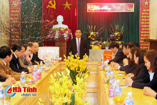 phan cong hop ly de cong nhan moi truong duoc don tet cung gia dinh