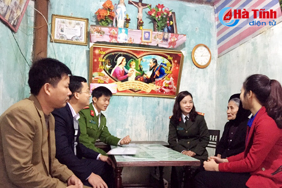 tuoi tre ha tinh trao gan 23 nghin suat qua tet cho nguoi ngheo