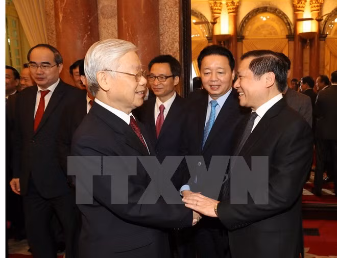 tong bi thu nguyen phu trong chuc tet dong bao va chien sy ca nuoc