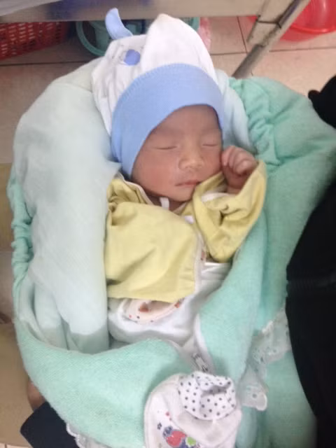 hy huu cuu song va giu thai thanh cong cho san phu bi suy tim phong dong mach chu nguc