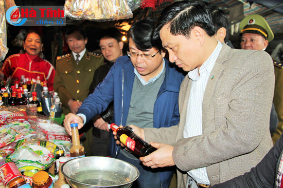 tang cuong quan ly tai cac cho trung tam thuong mai trong dip tet