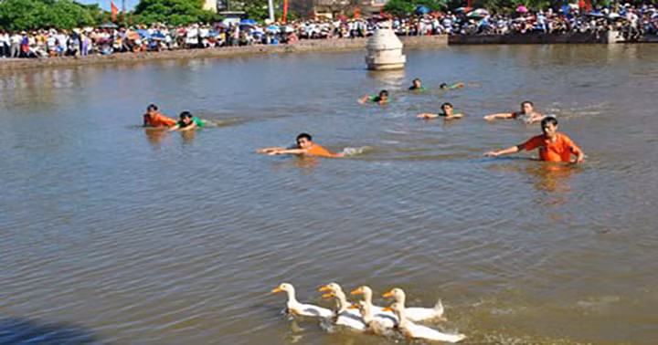 kham pha tet viet qua nhung tro choi dan gian