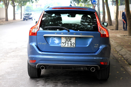 Tại Việt Nam, XC60 với giá 1,96 tỷ, ngang ngửa các đối thủ Mercedes GLC, Audi Q5, Lexus NX200t. volvo xc60 cam xuc khac la cho khach viet