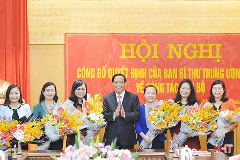 Công bố quyết định của Ban Bí thư Trung ương Đảng chuẩn y Phó Bí thư Thường trực Tỉnh ủy Hà Tĩnh