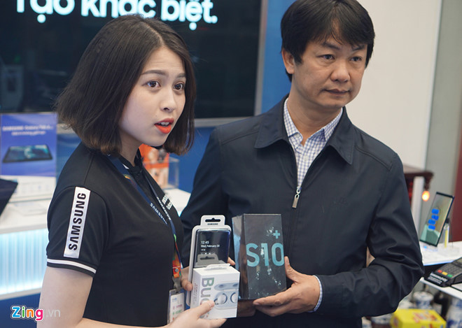 Galaxy S10, S10+ mở bán tại Việt Nam, giá từ 21 triệu đồng ảnh 2 Galaxy S10, S10+ mở bán tại Việt Nam, giá từ 21 triệu đồng